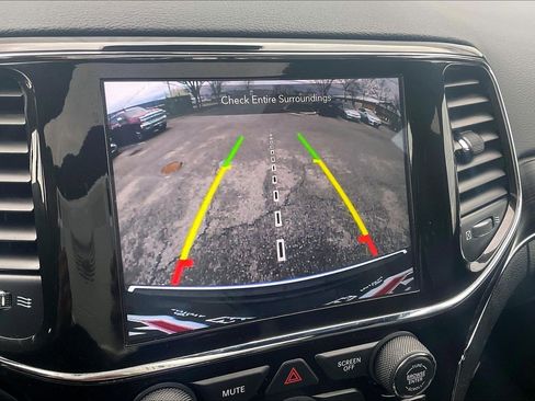 Used 2022 Jeep Grand Cherokee Limited w/ Trailer Tow Group IV image 26