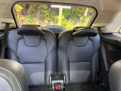 Used 2021 Volvo XC90 T6 Inscription w/ Lounge Package AWD/4WD image 12