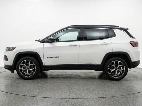 Used 2025 Jeep Compass Limited image 5