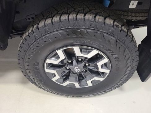 Used 2023 Toyota Tacoma TRD Off-Road AWD/4WD image 39