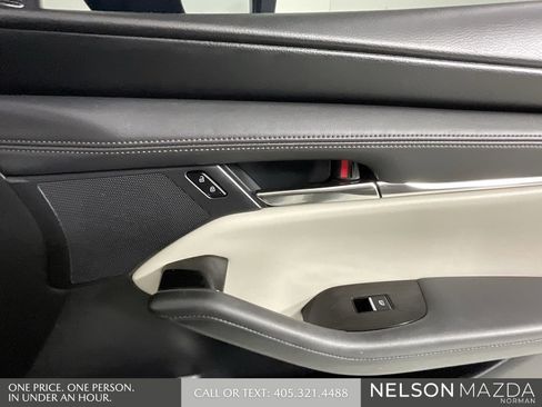 Used 2021 MAZDA MAZDA3 s image 21