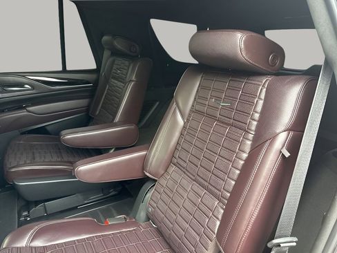 Used 2022 Cadillac Escalade Sport Platinum w/ Heavy-Duty Trailer Package image 19