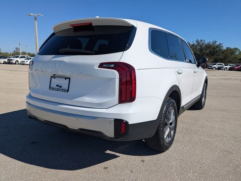 Certified 2024 Kia Telluride LX image 35