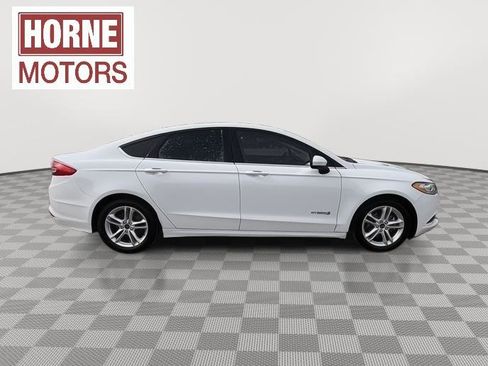 Used 2018 Ford Fusion SE image 9