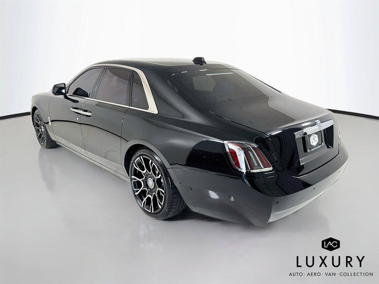 Used 2025 Rolls-Royce Ghost AWD/4WD image 8