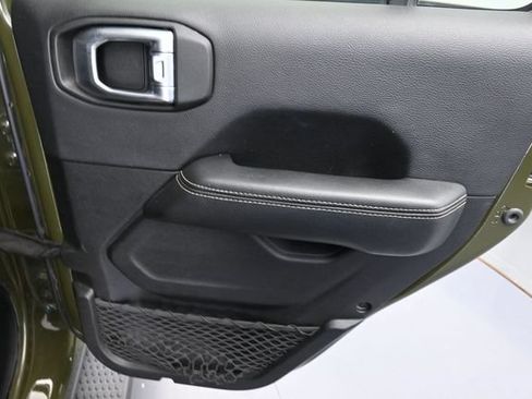 Used 2022 Jeep Wrangler Unlimited Sahara AWD/4WD image 33