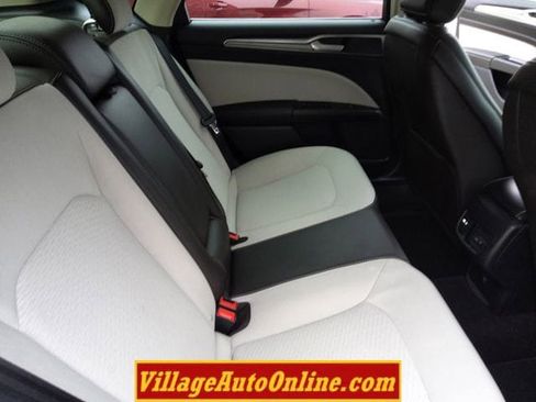 Used 2019 Ford Fusion SE w/ Equipment Group 151A image 31