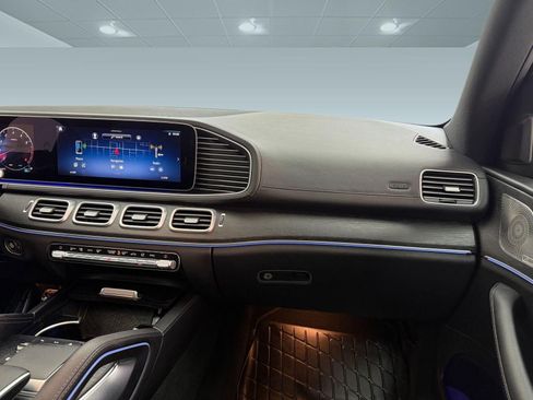 Used 2025 Mercedes-Benz GLS 450 4MATIC image 29