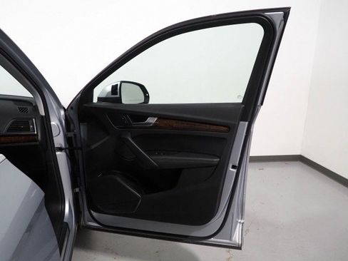 Used 2020 Audi Q5 Premium Plus w/ Premium Plus Package image 57