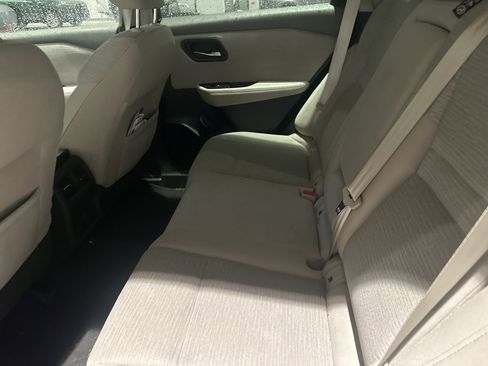 Used 2021 Nissan Rogue SV image 9