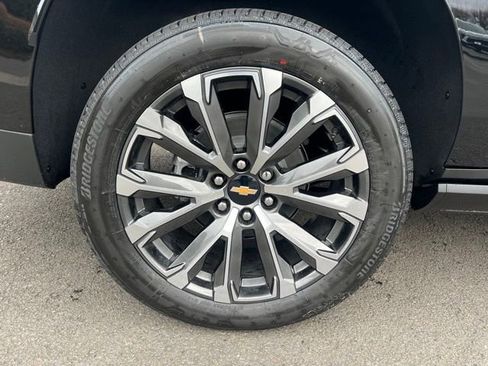 New 2026 Chevrolet Suburban High Country AWD/4WD image 10