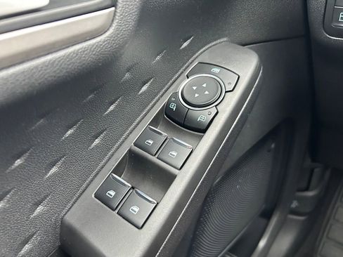 Used 2020 Ford Escape SE Sport image 22