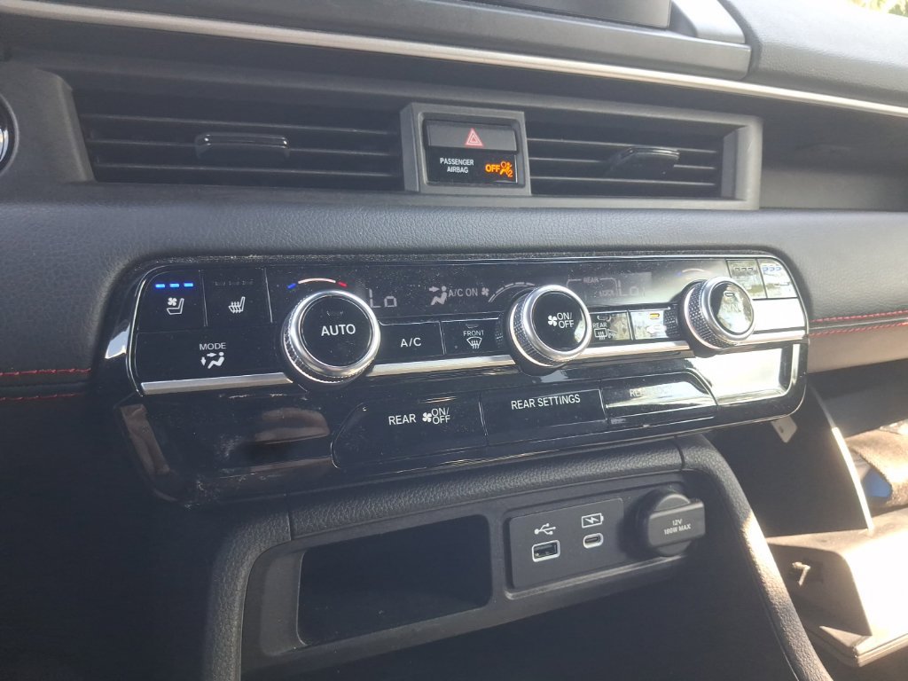 Used 2025 Honda Pilot Black Edition image 30