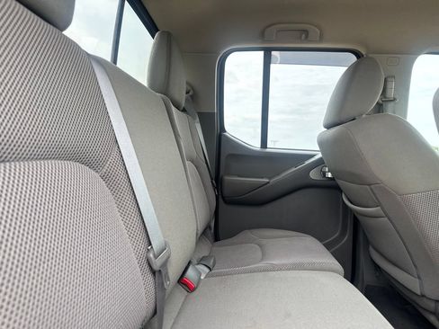 Certified 2020 Nissan Frontier SV w/ Midnight Edition Floor Mats RWD image 30