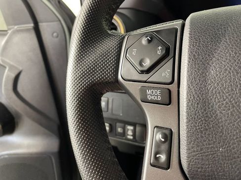 Used 2022 Toyota Tacoma TRD Sport AWD/4WD image 11