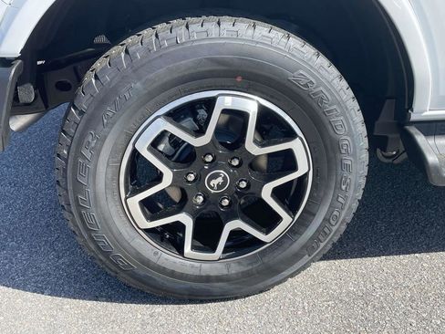 New 2025 Ford Bronco Outer Banks image 8