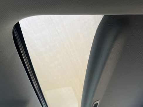 Used 2019 Toyota Highlander Limited image 23