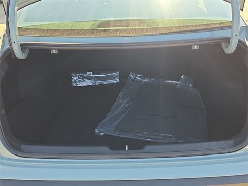 New 2025 Kia K4 LXS image 12