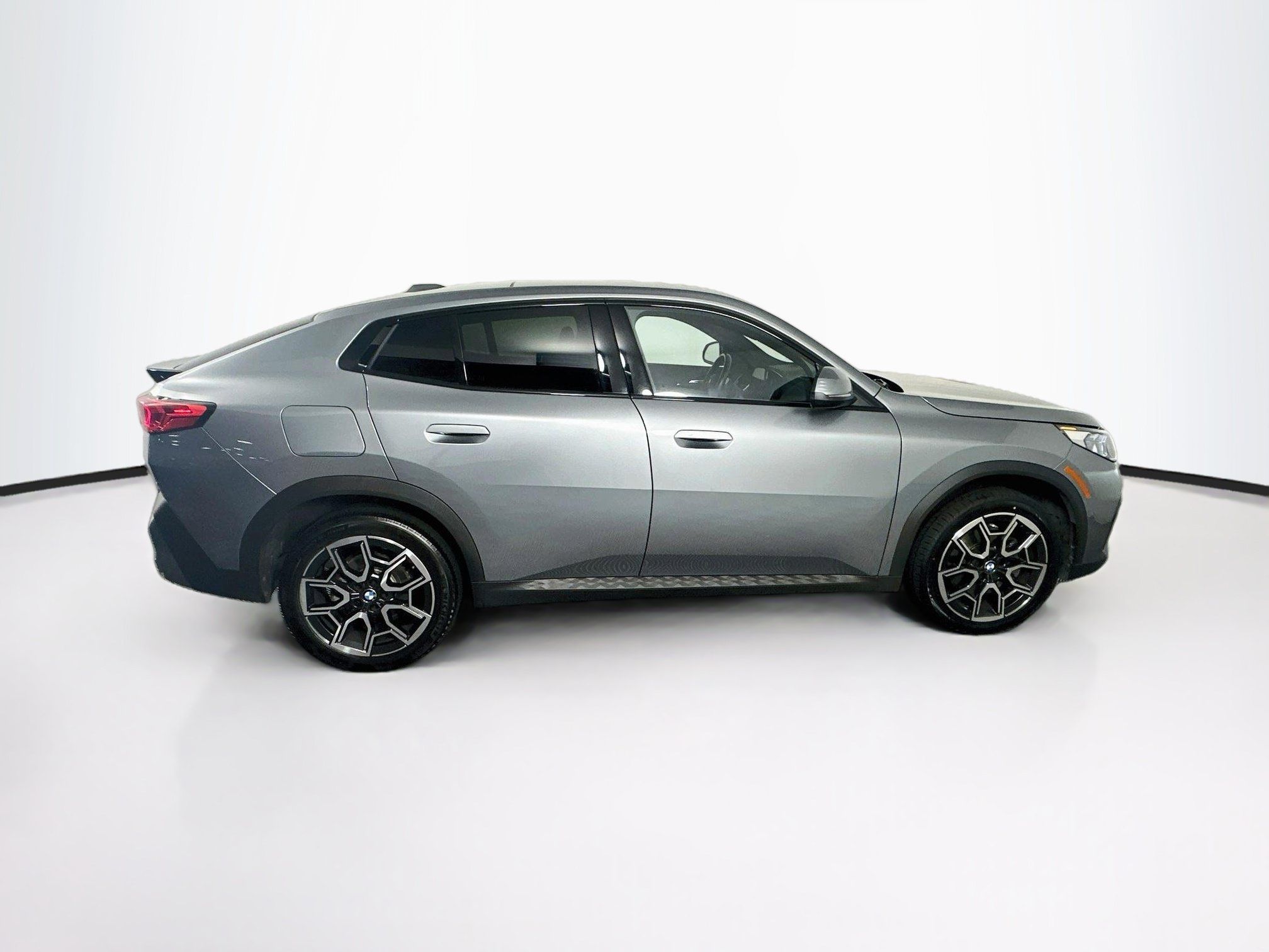 Used 2026 BMW X2 xDrive28i AWD/4WD image 10