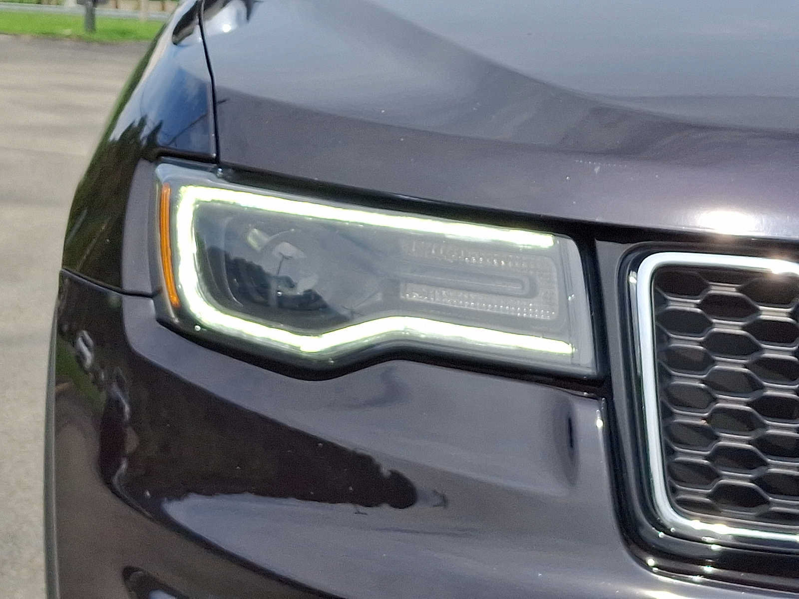 Used 2021 Jeep Grand Cherokee Limited w/ Sun & Sound Group AWD/4WD image 9