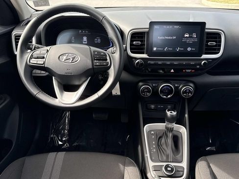 Used 2023 Hyundai Venue SEL w/ Cargo Package FWD image 3
