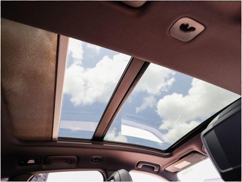 New 2025 Porsche Macan image 28