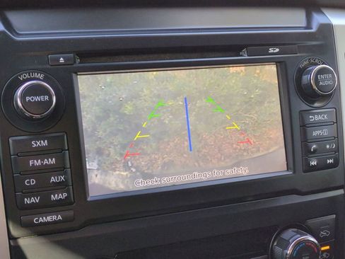 Used 2018 Nissan Titan SV w/ SV Convenience Package image 20