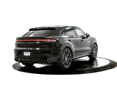 New 2026 Porsche Cayenne GTS AWD/4WD image 7