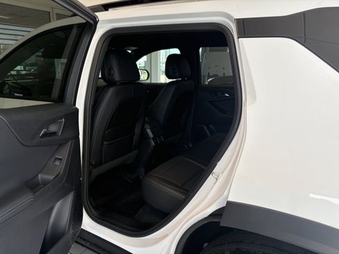 Used 2026 Chevrolet Equinox LT w/ Convenience Package II FWD image 23