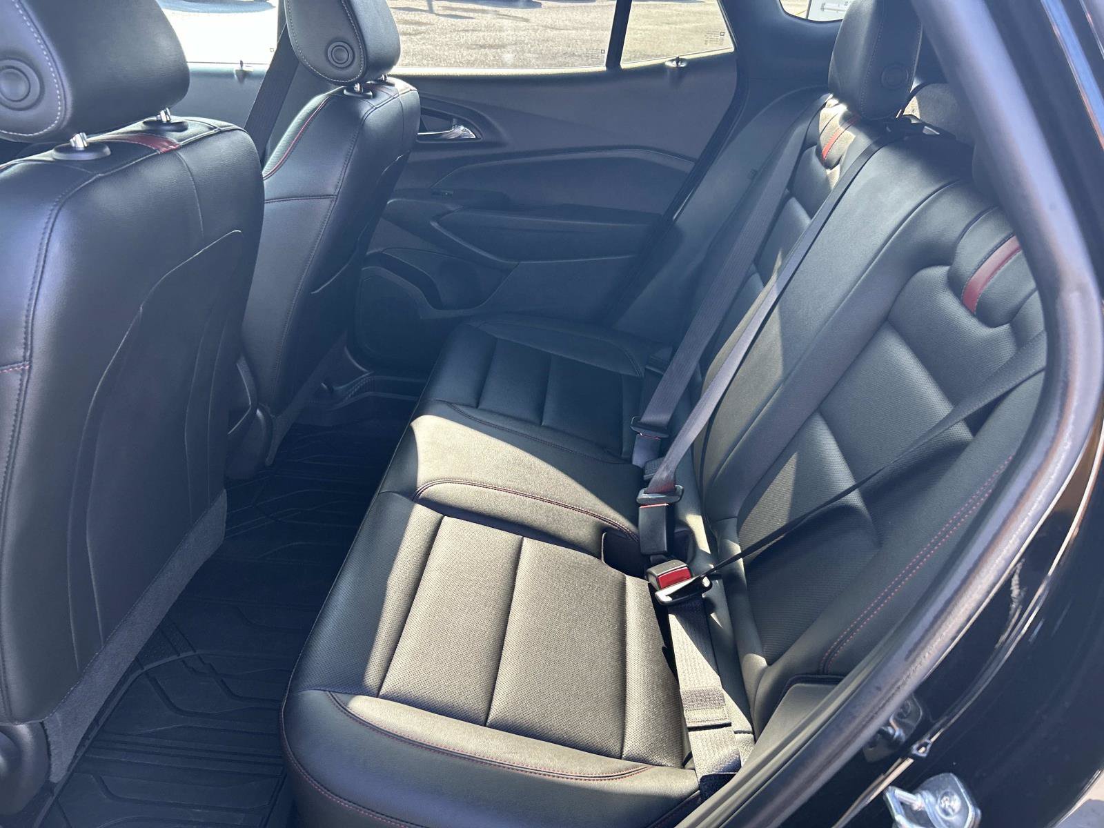 Used 2025 Chevrolet Trax RS w/ Sunroof Package FWD image 23