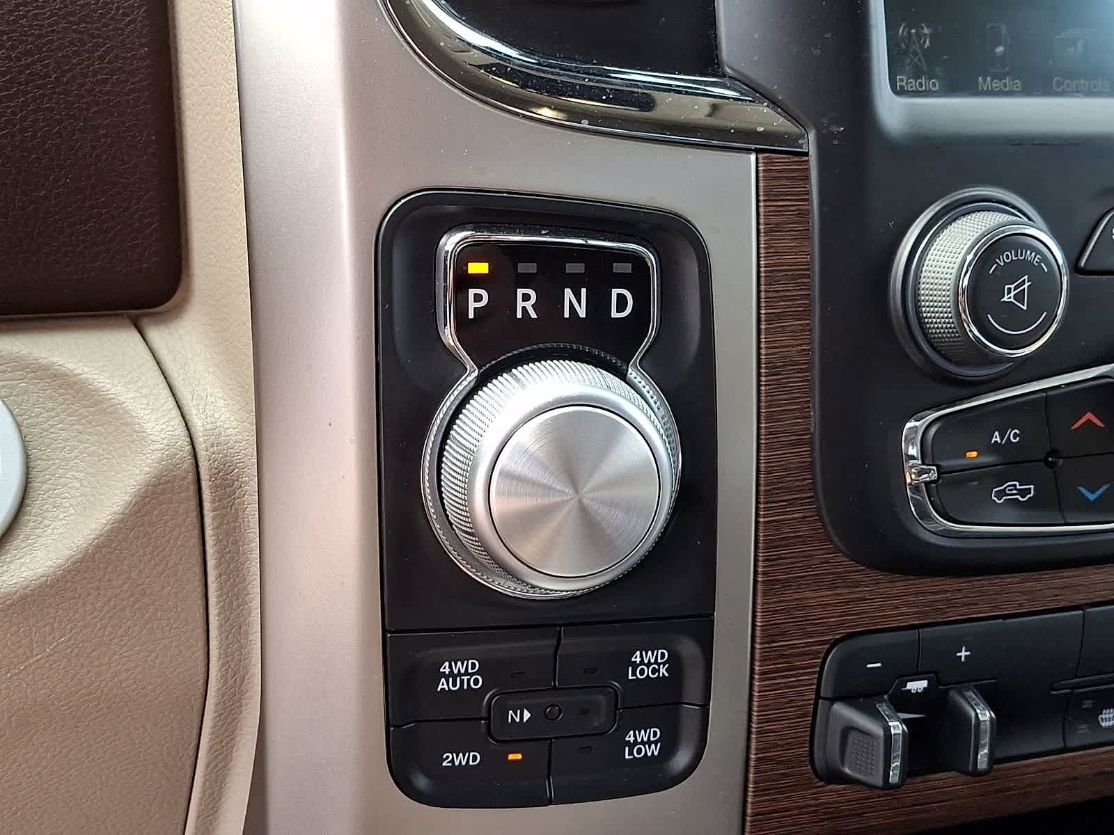 Used 2015 RAM 1500 Laramie w/ Convenience Group AWD/4WD image 18
