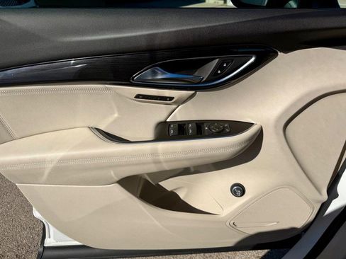 Used 2023 Buick Envision Essence image 25