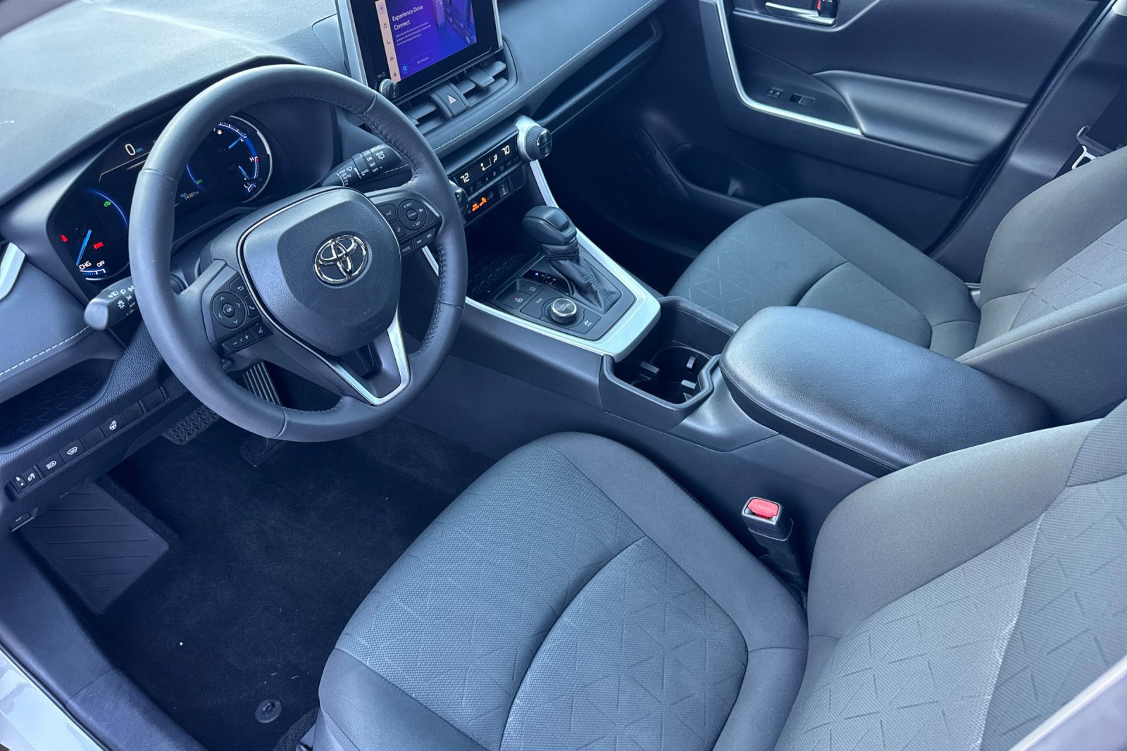 Used 2023 Toyota RAV4 XLE w/ XLE Grade Weather Package AWD/4WD image 14