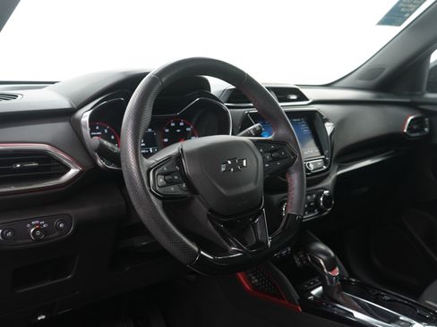 Used 2023 Chevrolet TrailBlazer RS w/ Sun and Liftgate Package image 16