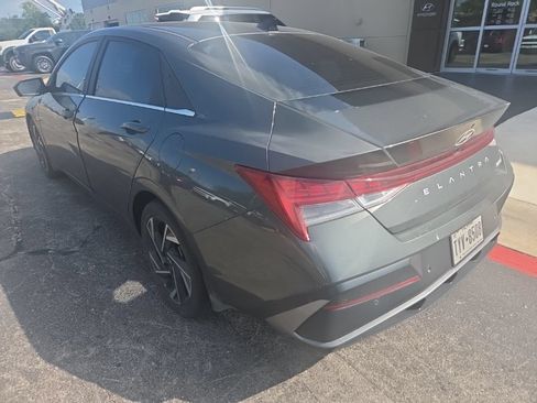 Used 2024 Hyundai Elantra Limited FWD image 4