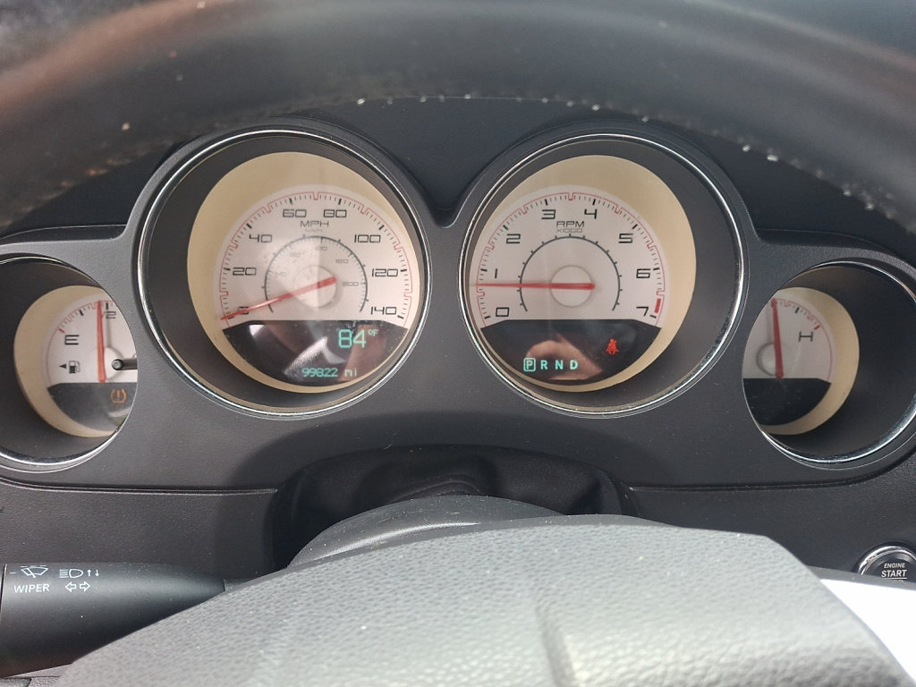 Used 2014 Dodge Challenger SXT RWD image 24