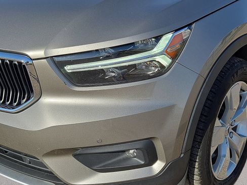 Used 2022 Volvo XC40 T5 Momentum AWD/4WD image 10