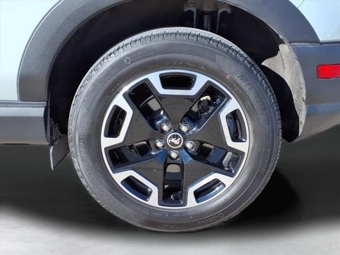 Used 2023 Ford Bronco Sport Outer Banks w/ Tech Package image 3