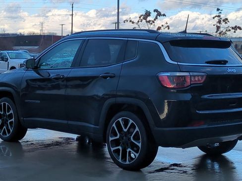 Used 2019 Jeep Compass Limited w/ Mopar Graphics Package image 3