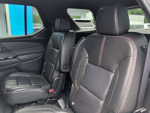 Used 2023 Chevrolet Traverse RS AWD/4WD image 32