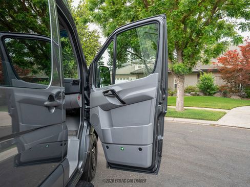 Used 2017 Mercedes-Benz Sprinter 3500 image 22