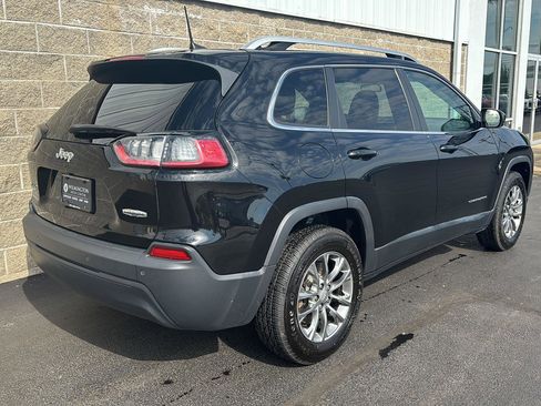 Used 2019 Jeep Cherokee Latitude Plus w/ Cold Weather Group AWD/4WD image 3
