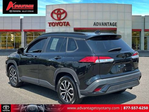 Used 2024 Toyota Corolla Cross AWD Hybrid w/ Moonroof Package image 10