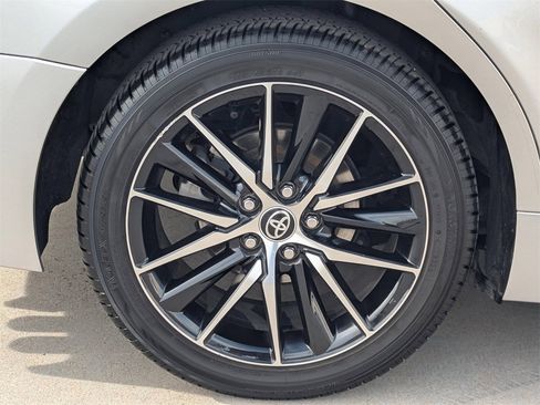 Used 2021 Toyota Camry SE image 7