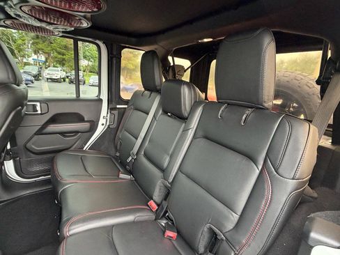 Used 2019 Jeep Wrangler Unlimited Rubicon AWD/4WD image 32