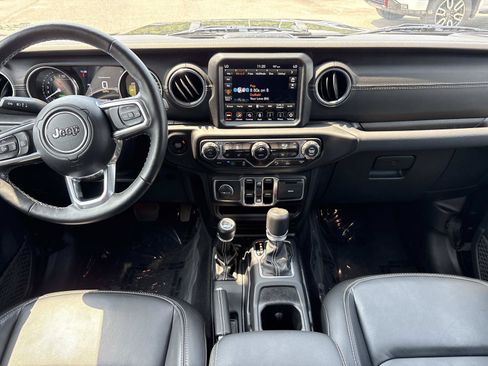 Used 2021 Jeep Wrangler Unlimited Sahara w/ Cold Weather Group AWD/4WD image 31