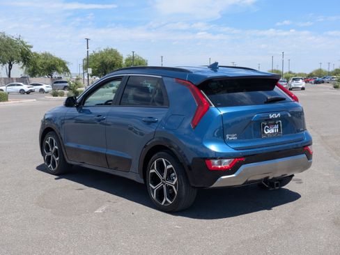 Used 2025 Kia Niro EX Touring FWD image 3