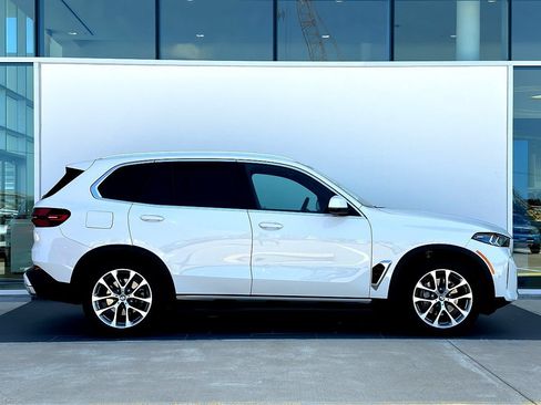 Certified 2026 BMW X5 xDrive40i AWD/4WD image 3
