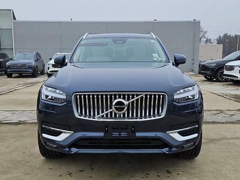 Certified 2023 Volvo XC90 B6 Plus image 2