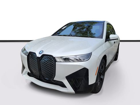 Certified 2024 BMW iX xDrive50 w/ Premium Package AWD/4WD image 2